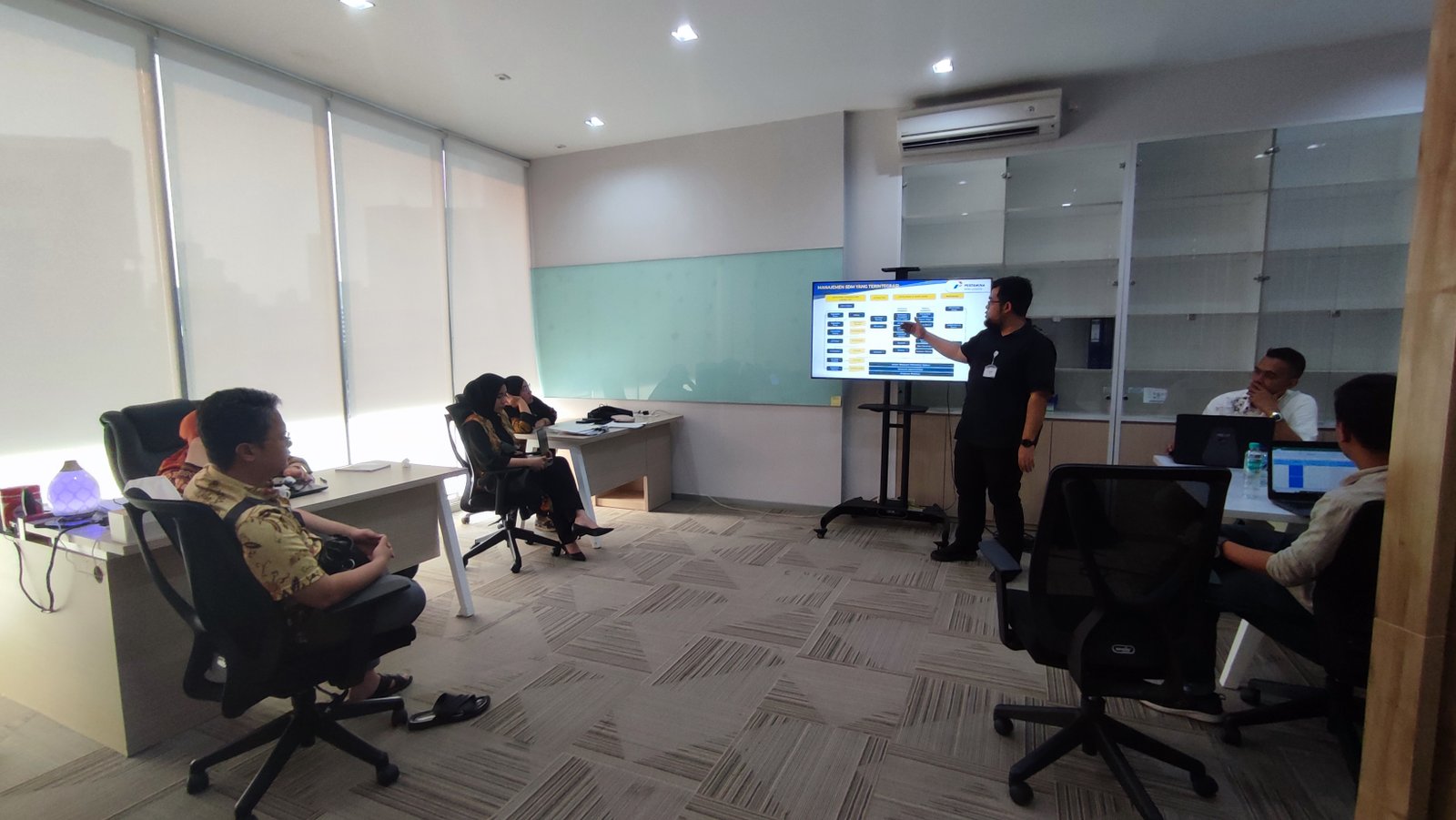 Meeting Pelaksanaan Konsultan Job Analysis sebagai Dasar Penguatan Struktur Organisasi