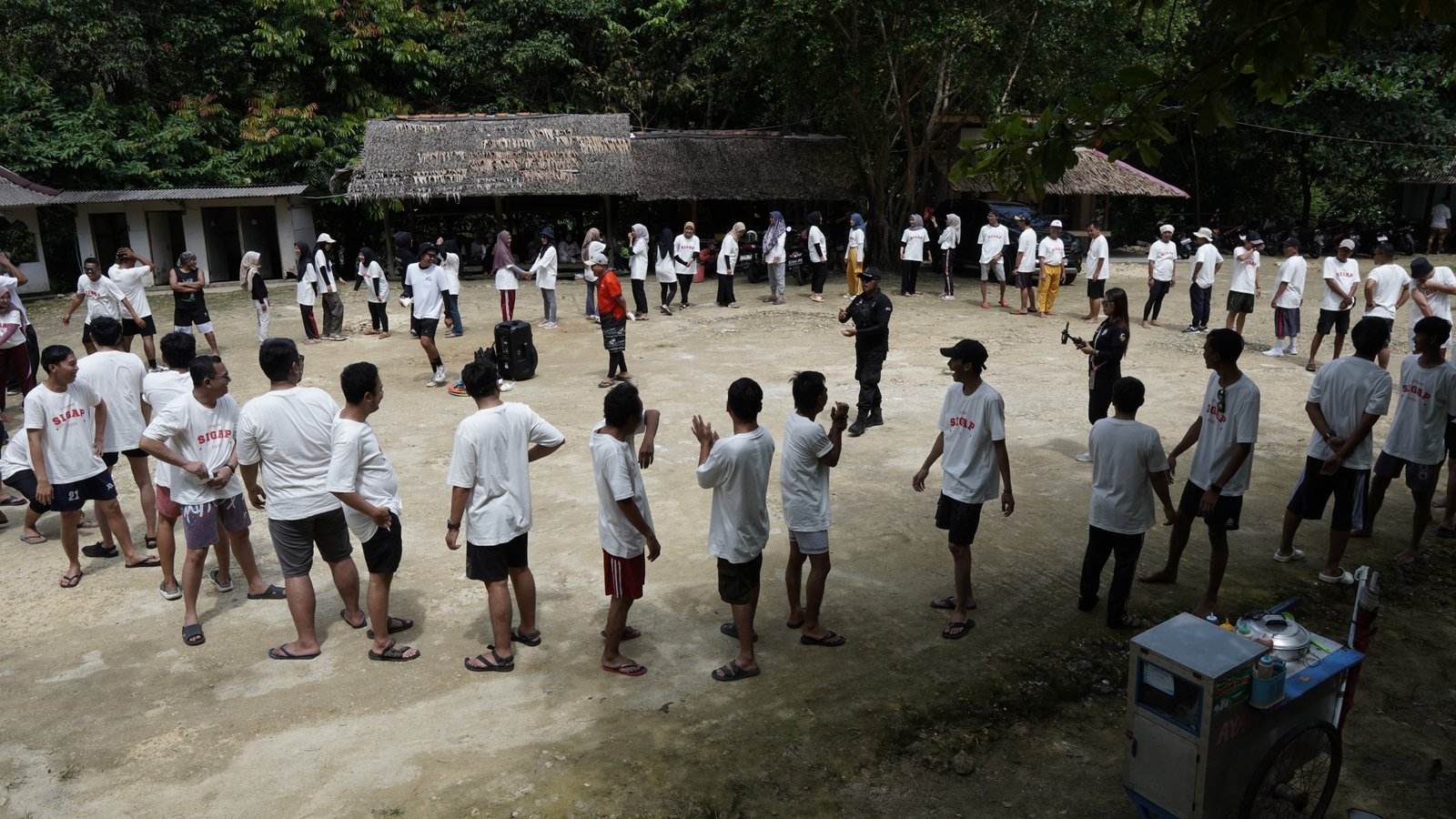 Team Building Activity sebagai Upaya Penguatan Kerja Sama Tim